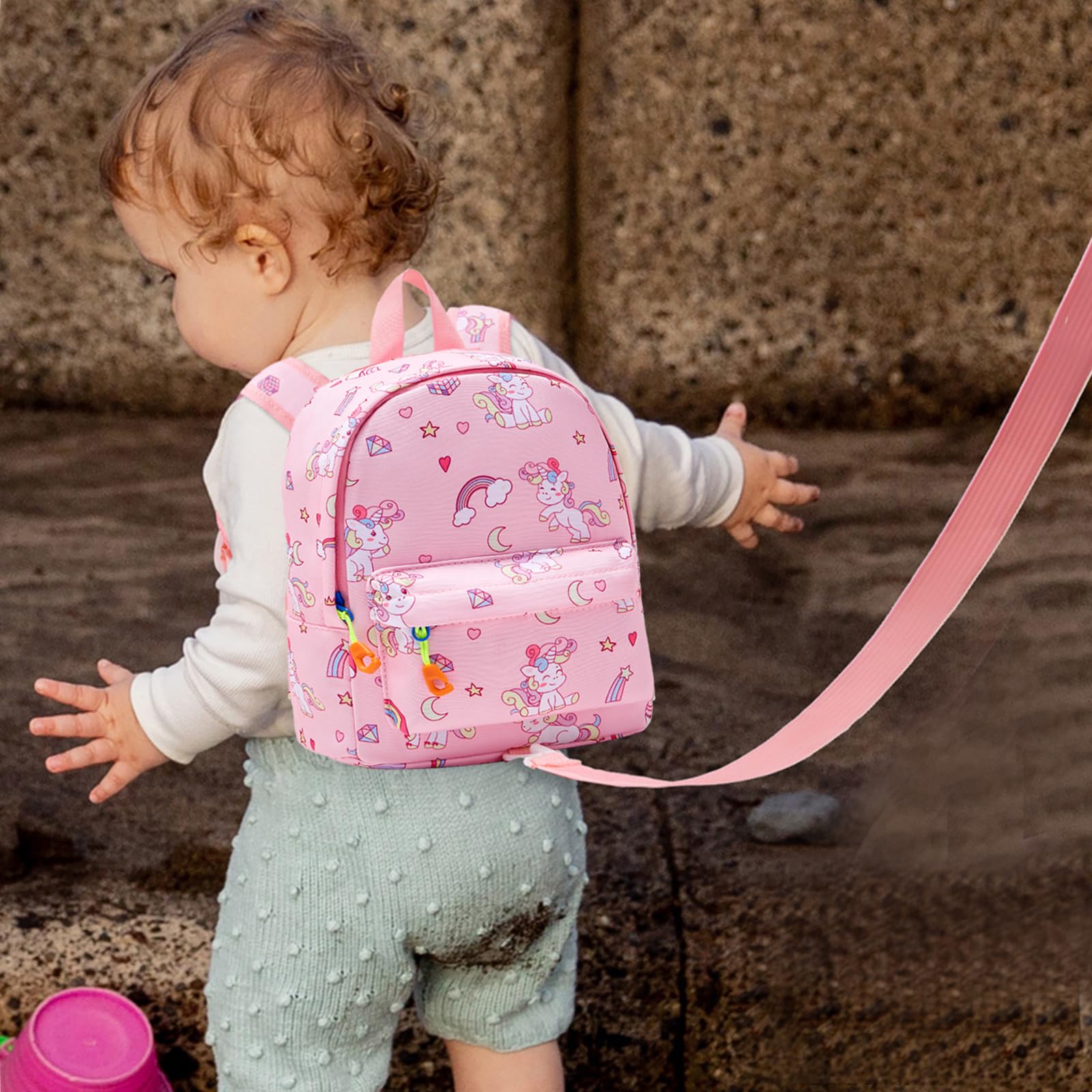 Accmor compact size is ideal for snacks, wipes, and small toys.