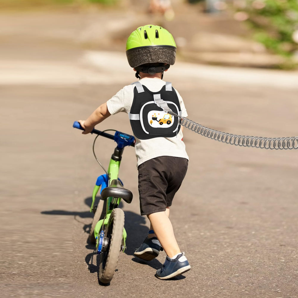 Accmor toddler harness adjustable shoulder and chest straps ensure a comfy fit.