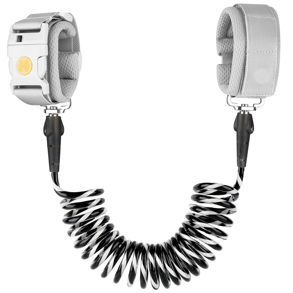 Accmor toddler leash close-up highlights secure end design and easy locking