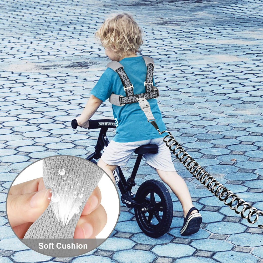 Accmor wrist-link closure adds secure attachment and easy control for parents.