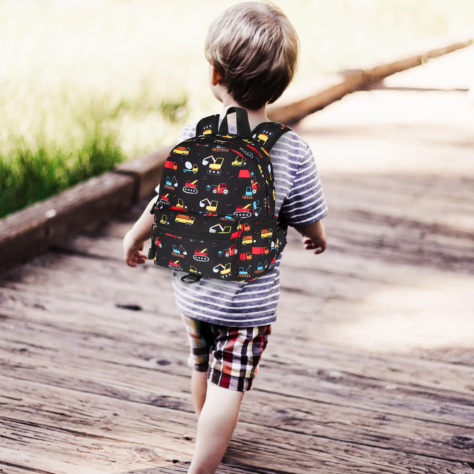 Accmor travel-ready kids backpack ideal for zoo or airport trips.