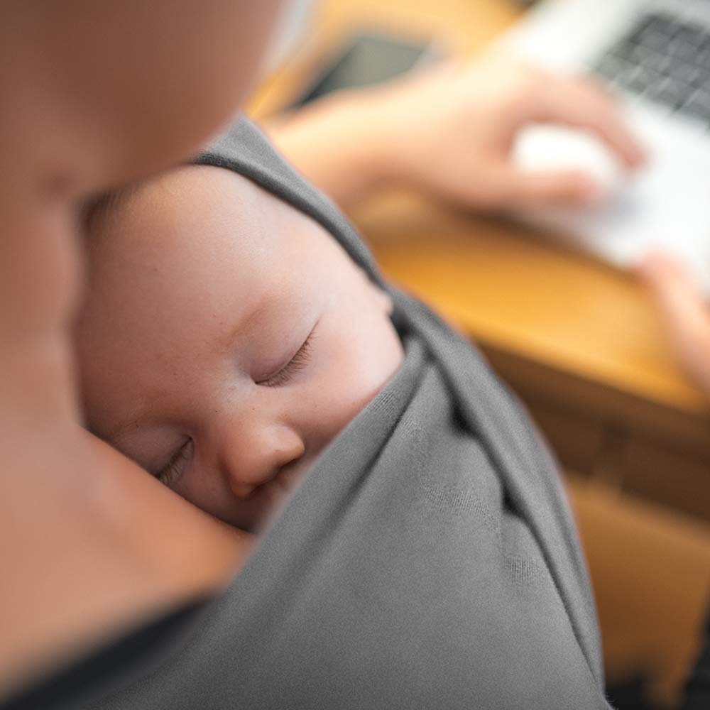 Promotes bonding during hands-free moments and gentle holds.