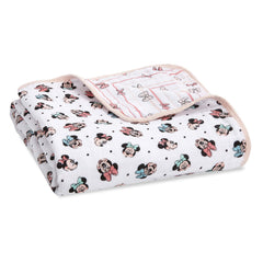 aden + anais Dream Blanket close-up: four-layer muslin for breathable softness