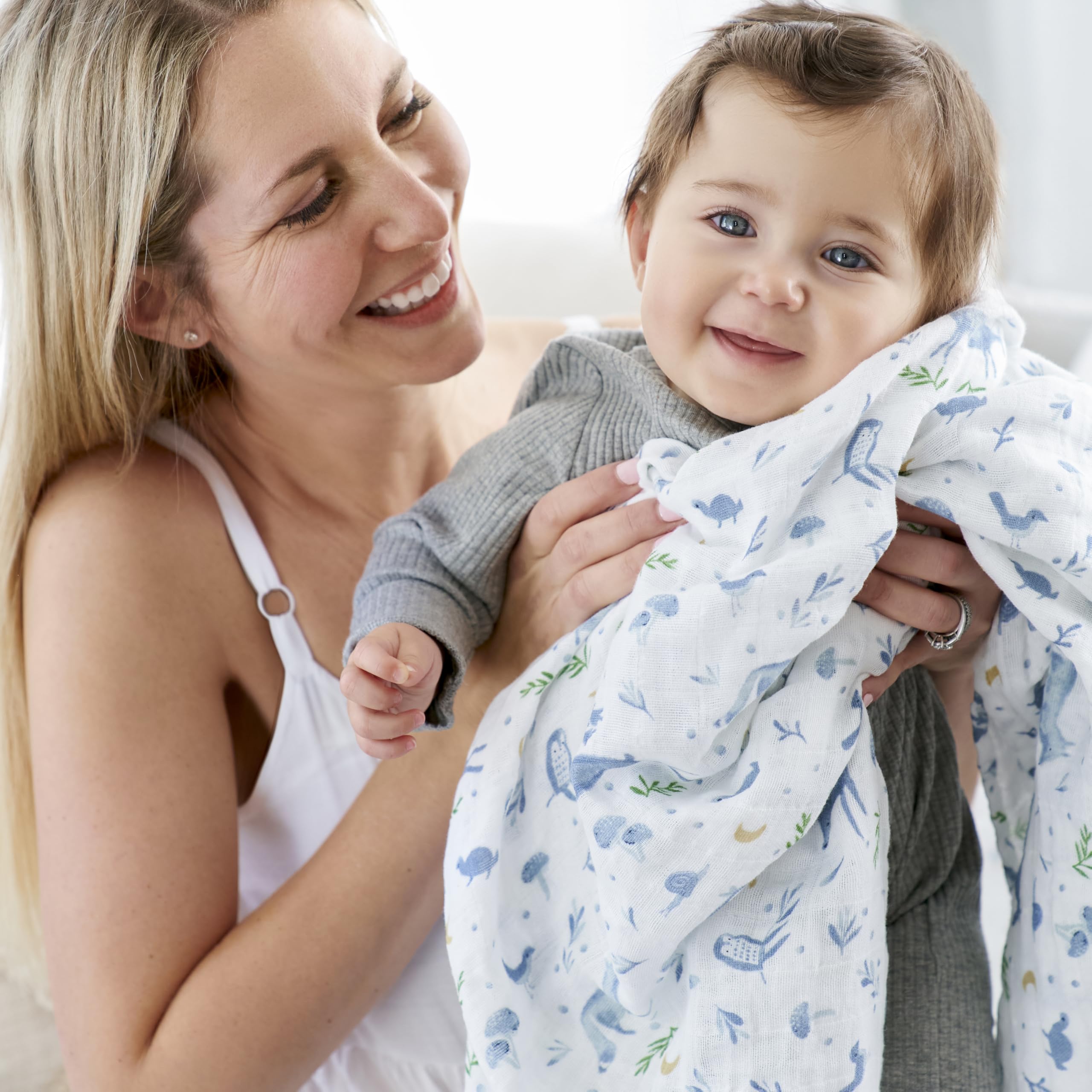 aden + anais dream blanket stroller usage offers on-the-go warmth.