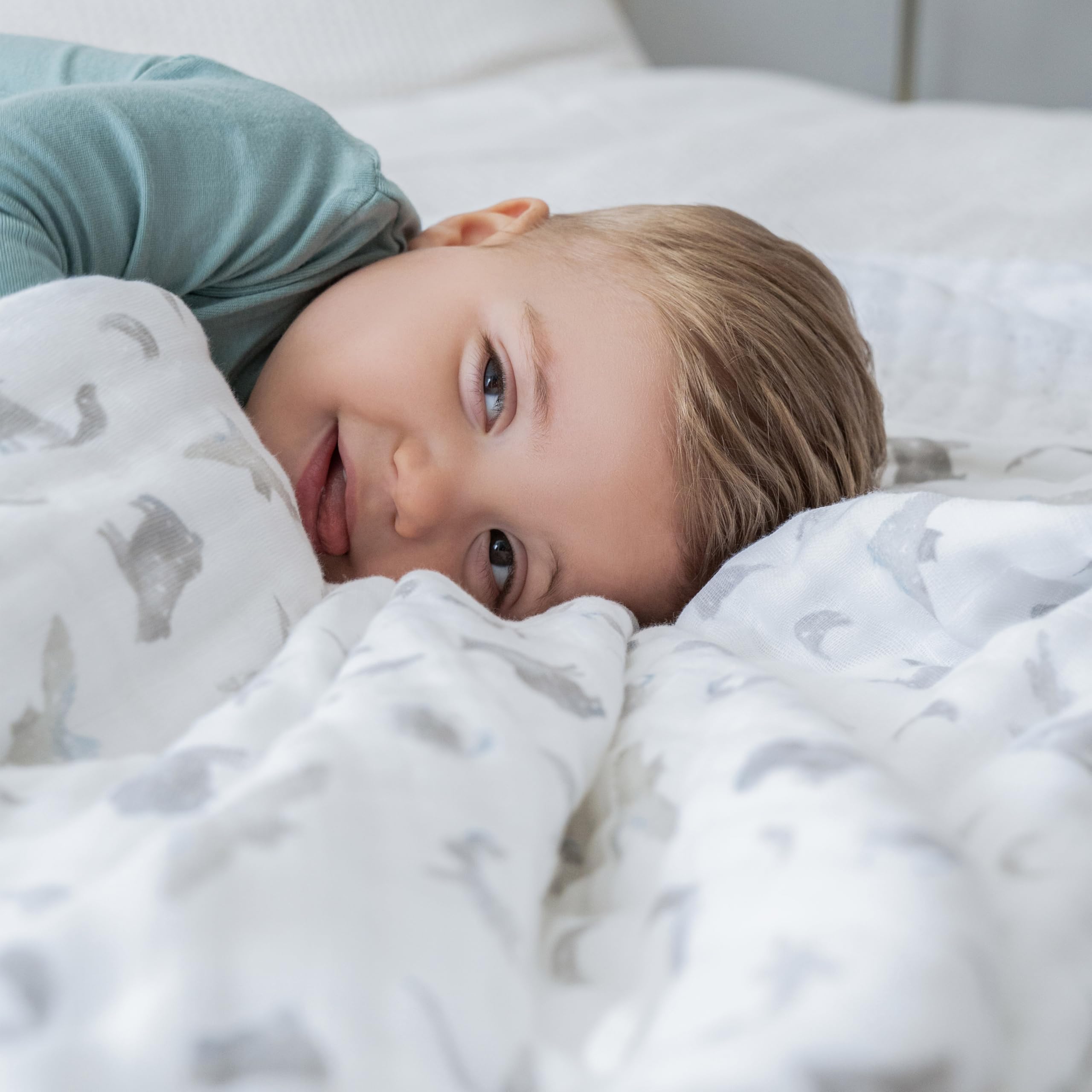 aden-anais large cotton blanket, GOTS-certified organic material