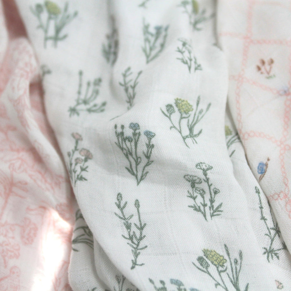 aden-anais Swaddle Blanket Burp Cloth Multi-use for messes.