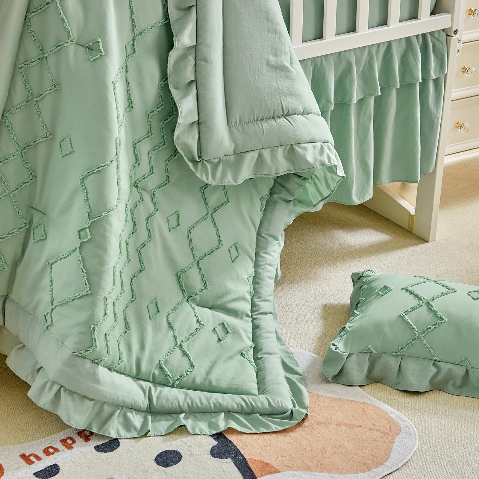 AIKASY American country style bedding blends with varied nursery decor