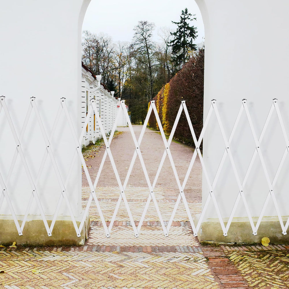 Height-adjustable bottom on AkiiGer barrier fence for uneven floors
