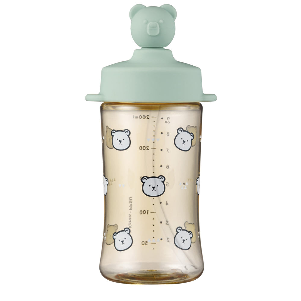 AKIOOM bear-lid spill-proof cup in action helping keep drinks contained during outings