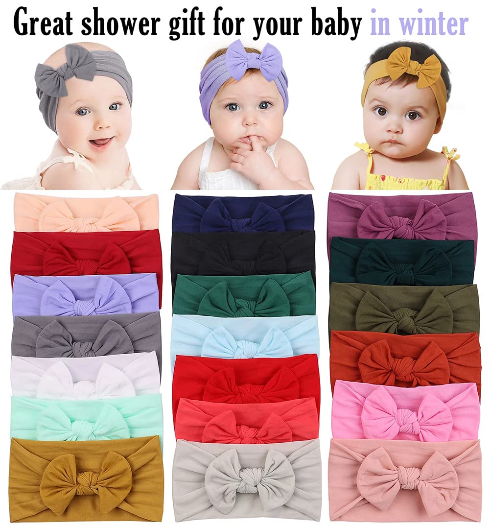 AKOAK winter-ready headband keeps baby cozy during outings
