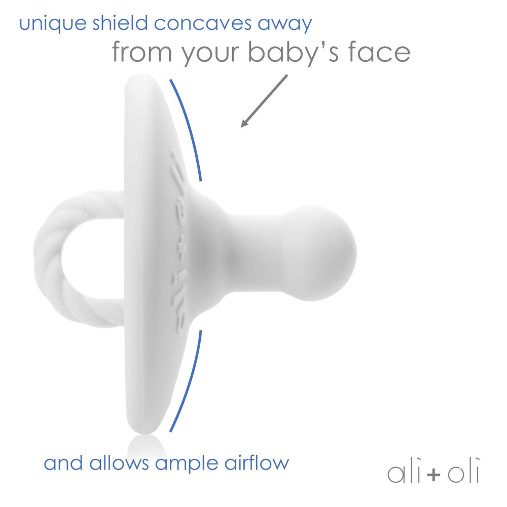 Ali+Oli two-pack simplifies trips with color variety.