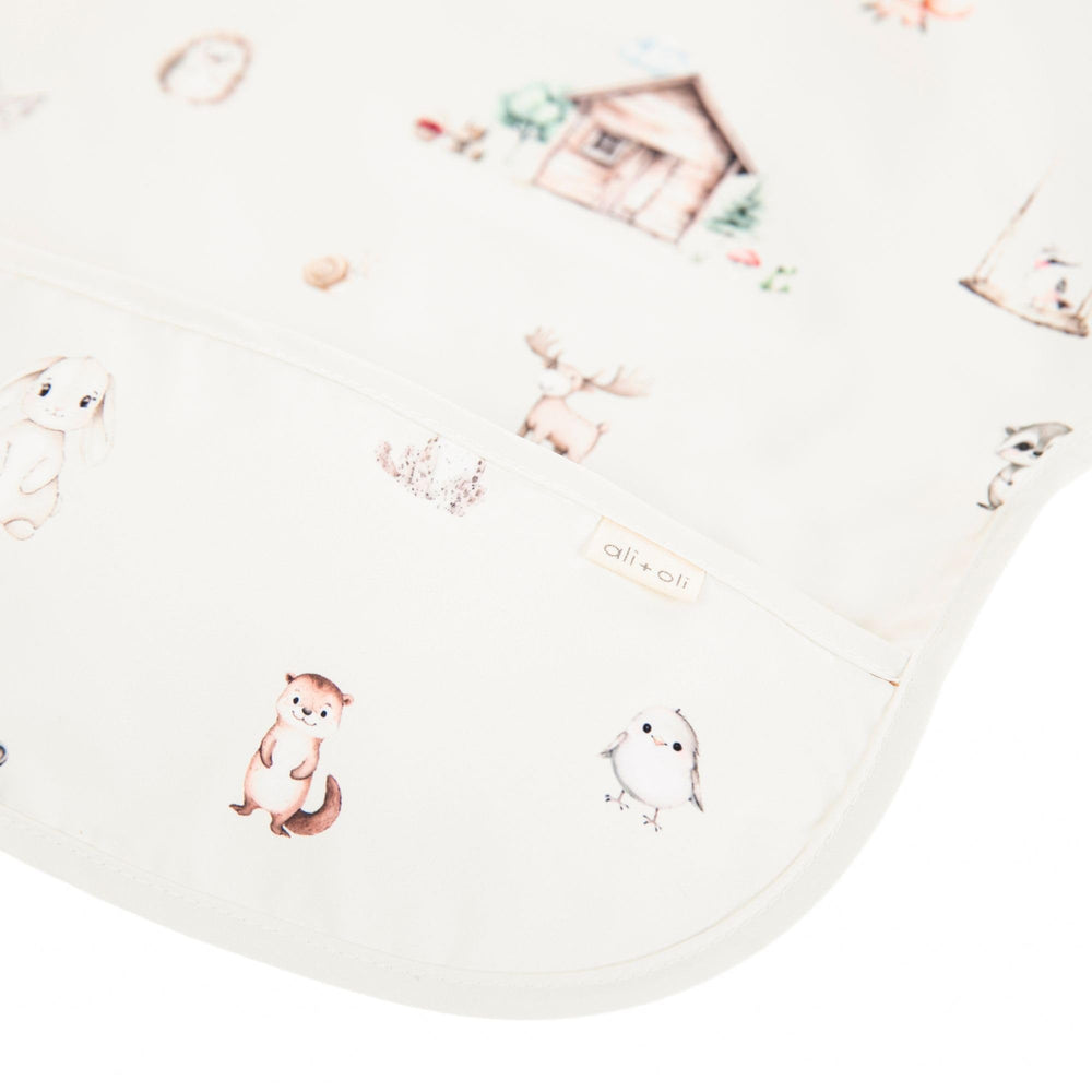Ali+Oli Smock Bib is BPA-free for everyday baby meals.