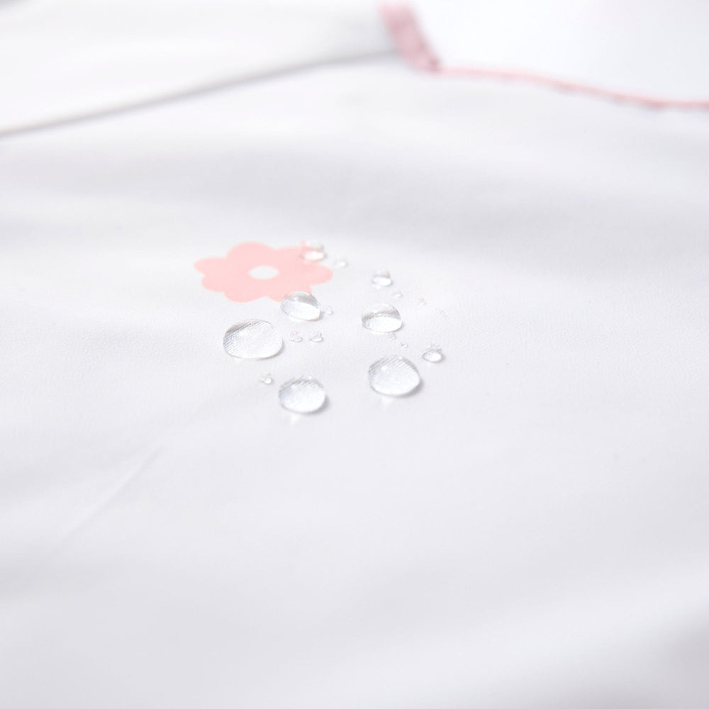 Ali+Oli durable recycled polyester bib for everyday wear.