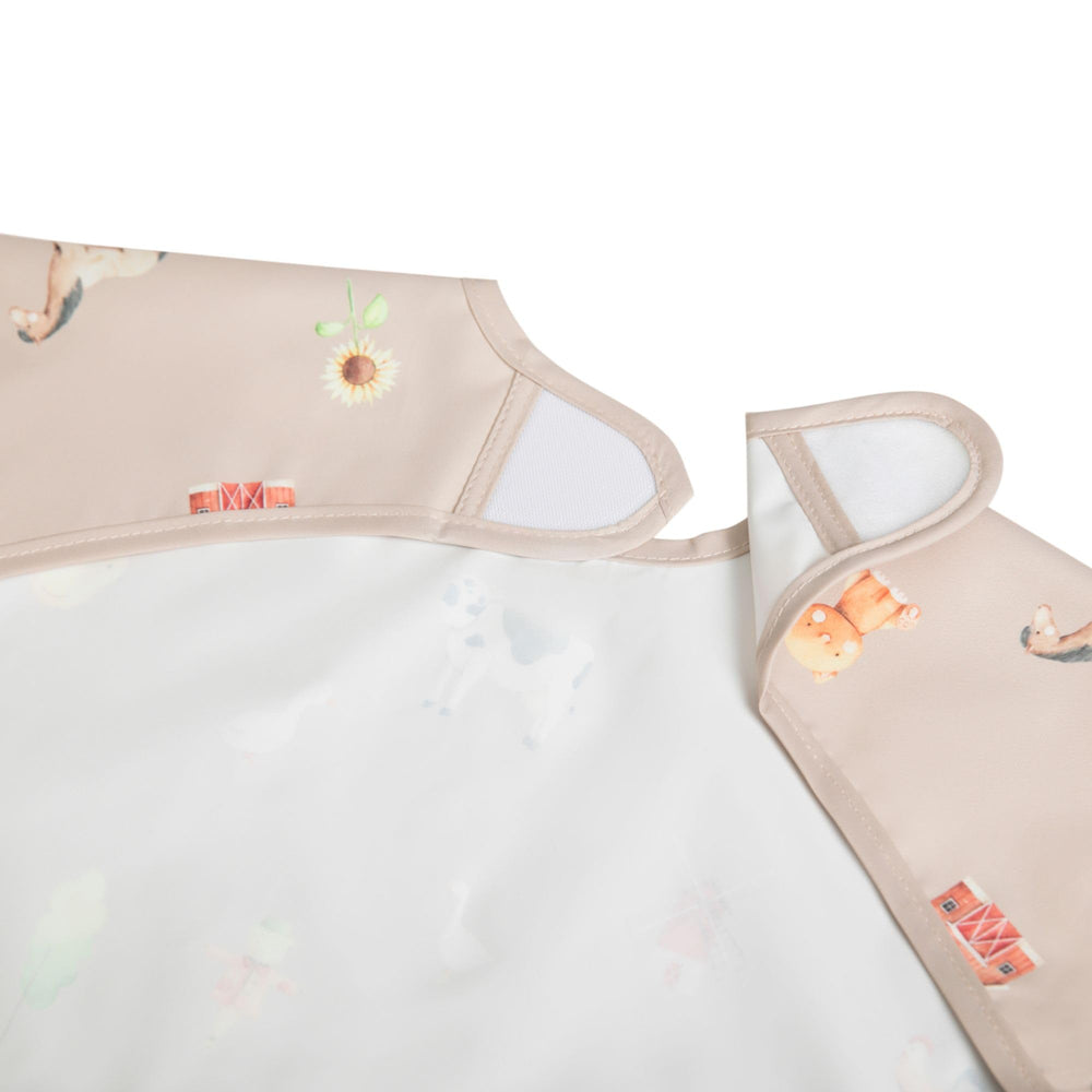 Ali+Oli Smock Bib easy-clean surface for quick wipes