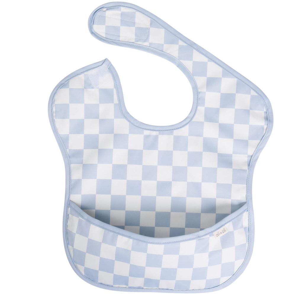 Ali+Oli Smock Bib travel-friendly, folds compactly for bags.