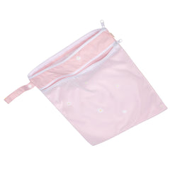 Ali+Oli front mesh pocket offers quick-access storage for essentials.