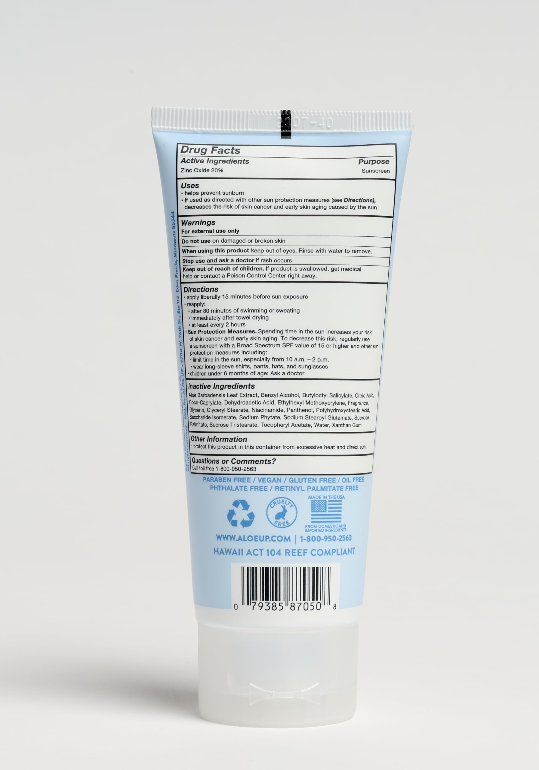 Aloe Up Kids sunscreen reef-safe and vegan for ocean-friendly use.