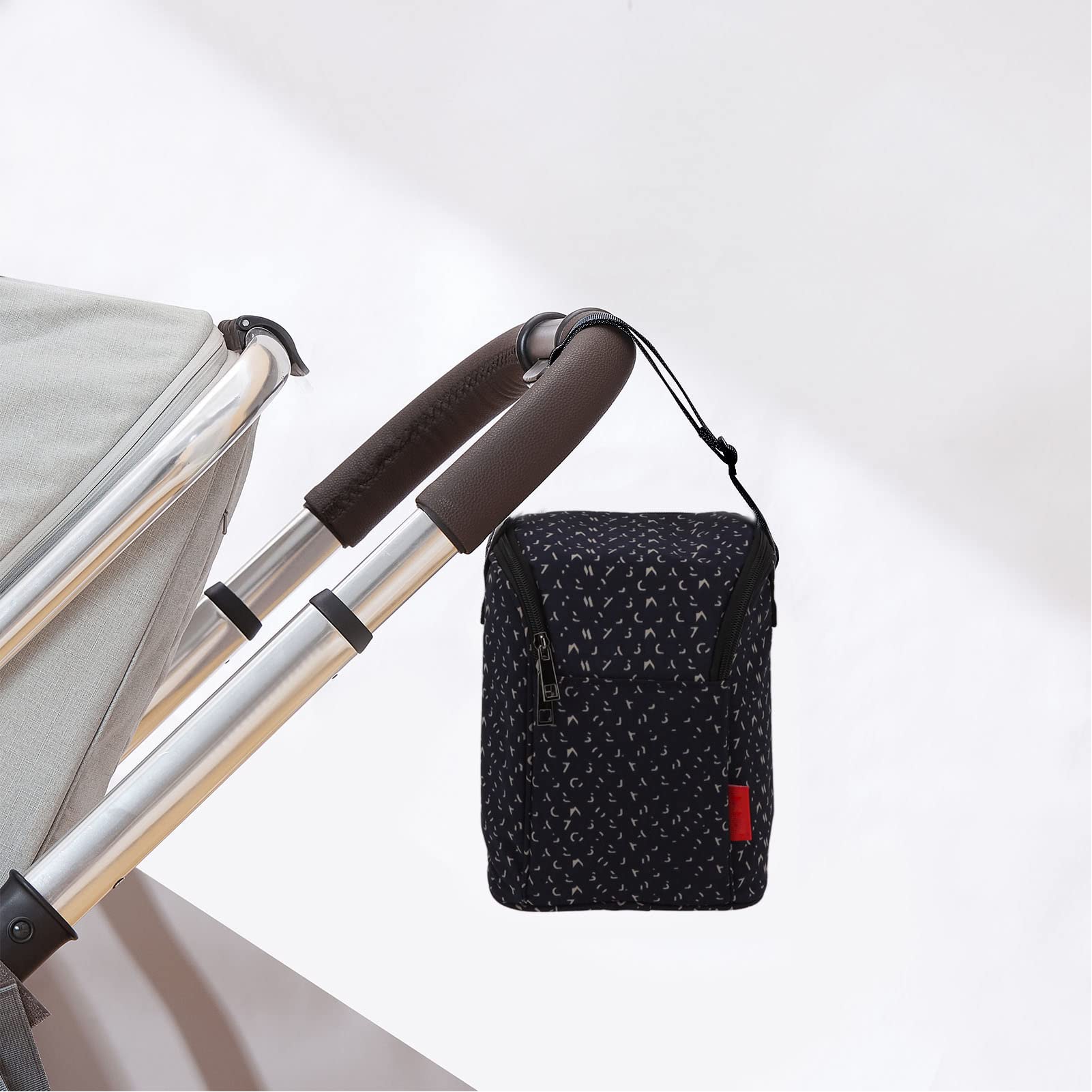 Alomejor family travel outings with this insulated tote.