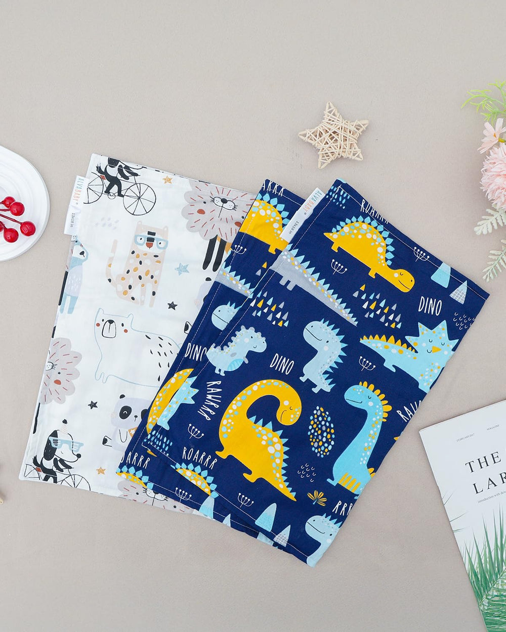 ALVABABY machine-washable pillowcase simplifies cleanup after adventures.