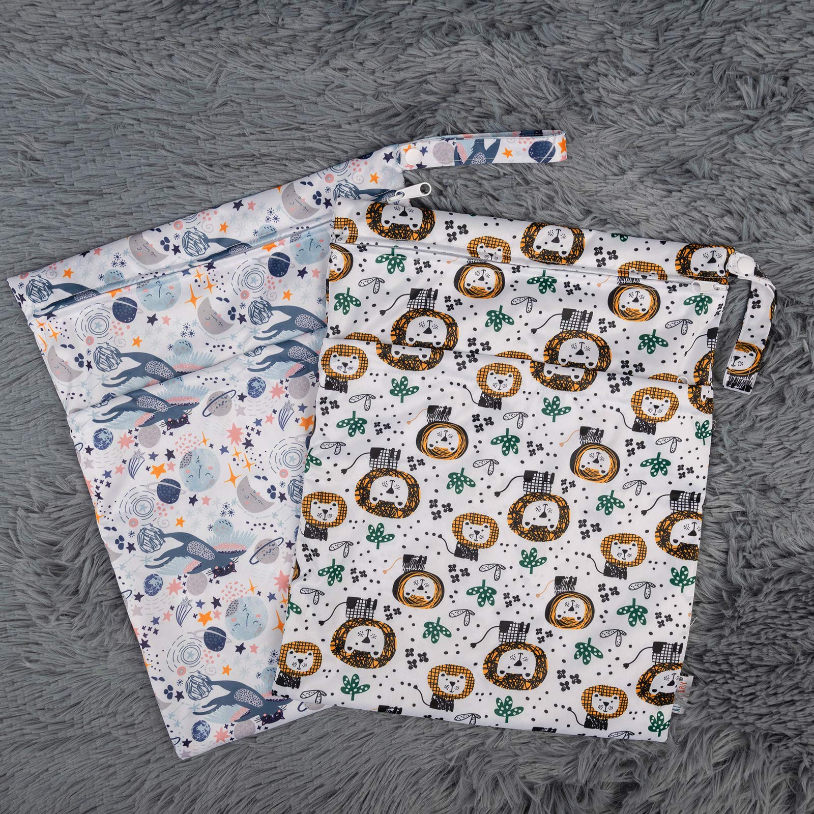 ALVABABY all-in-one bag supports diapers, swimsuits, and gym gear.
