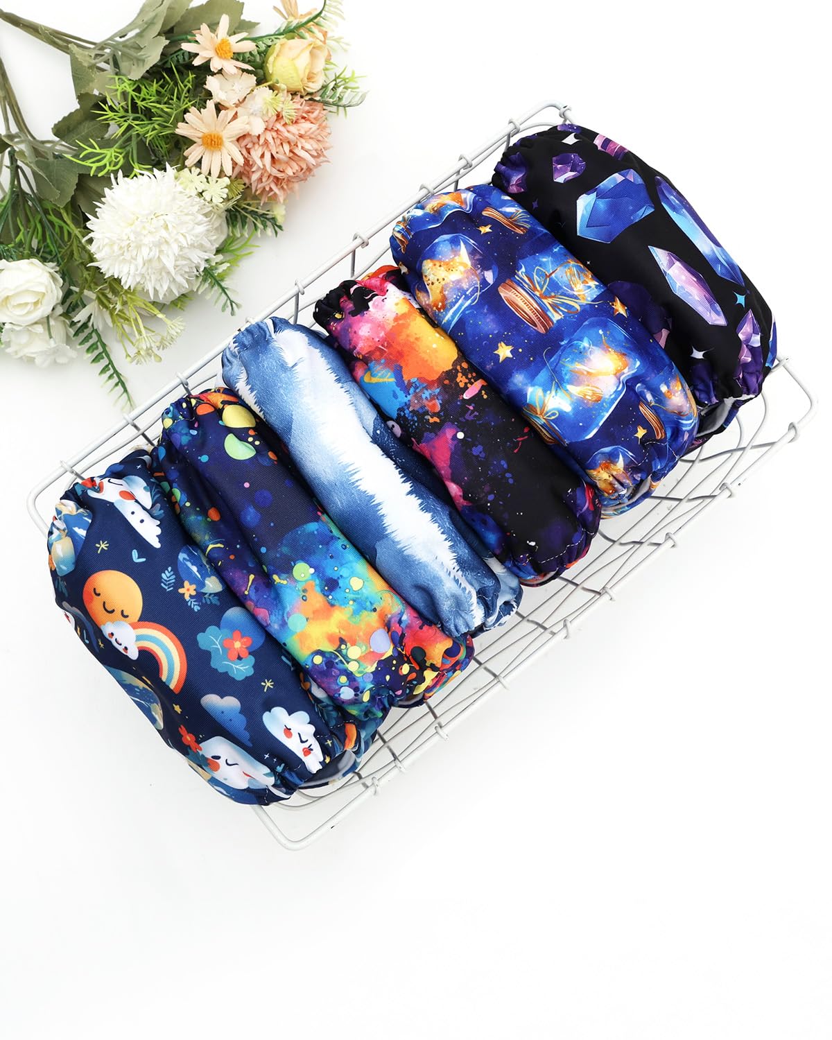 ALVABABY elastic leg openings—reduces leaks during active play.
