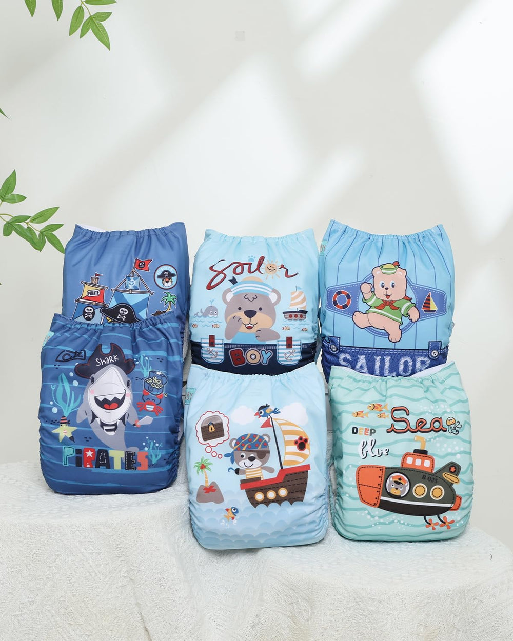 ALVABABY elastic legs help minimize leaks and keep outfits cleaner.