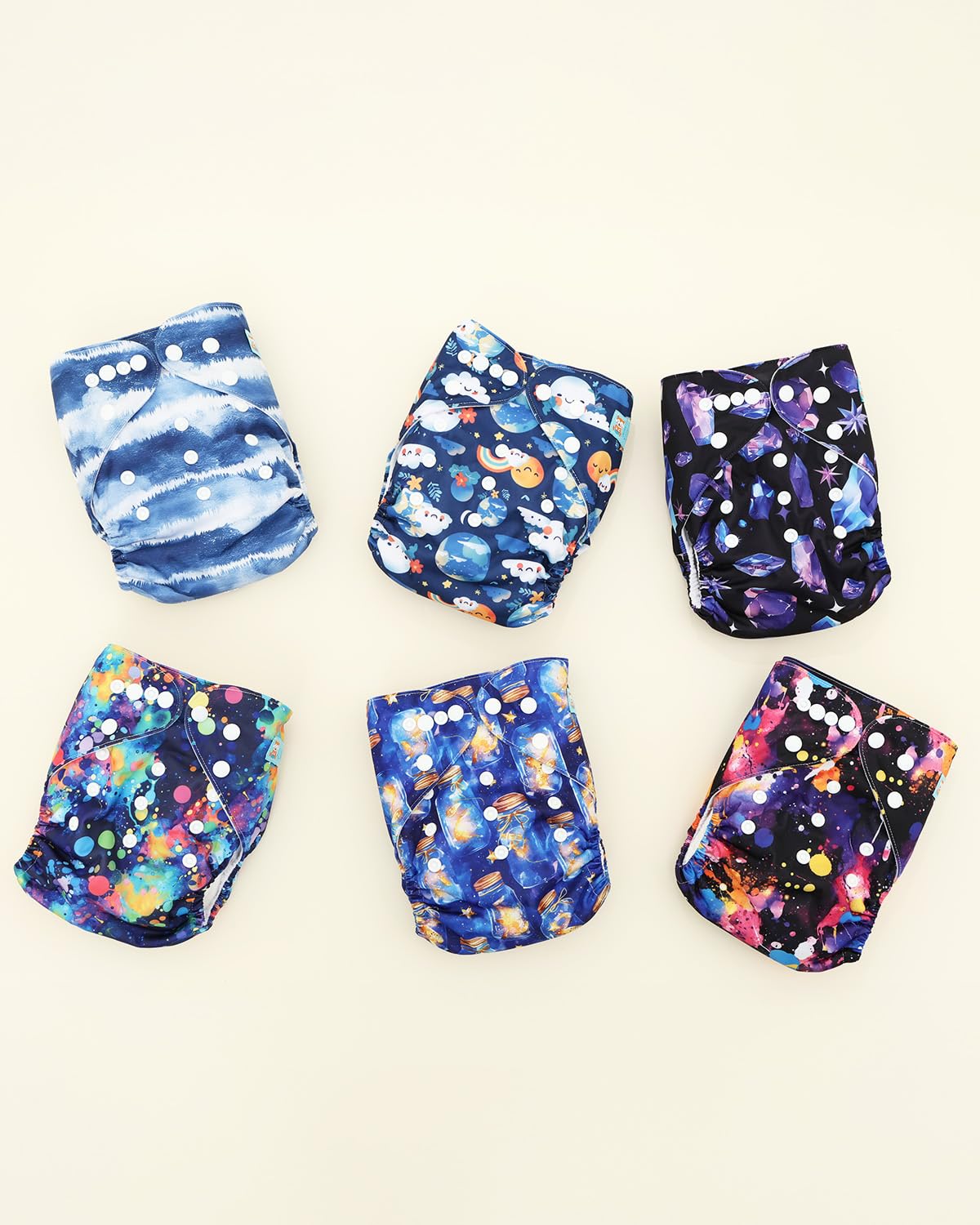 ALVABABY hip/crossover snaps—helps prevent wing droop for secure fit.