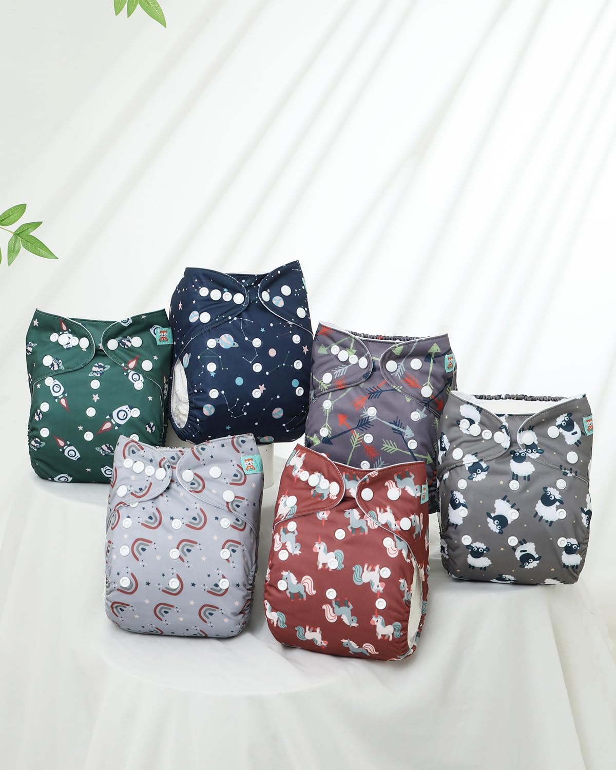 ALVABABY one-size diaper fits from 3 kg to 15 kg.