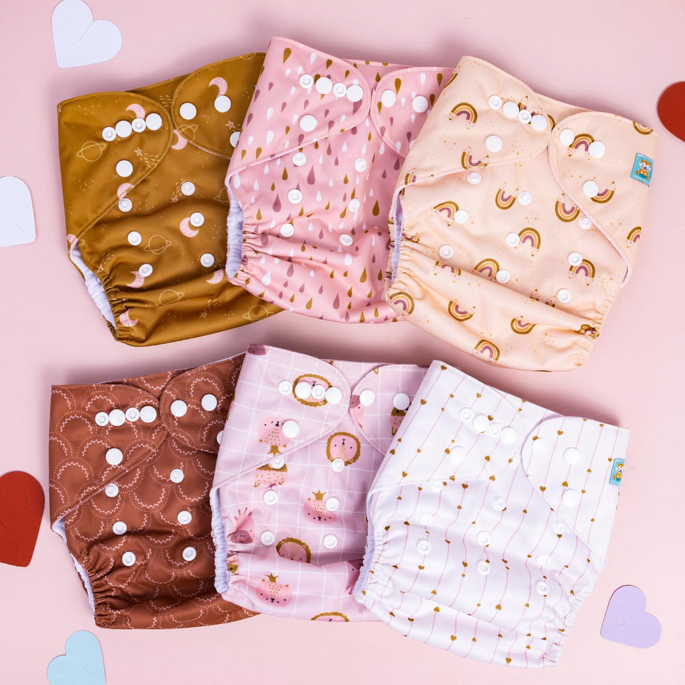 ALVABABY six-pack diaper set with twelve inserts keeps trips easier