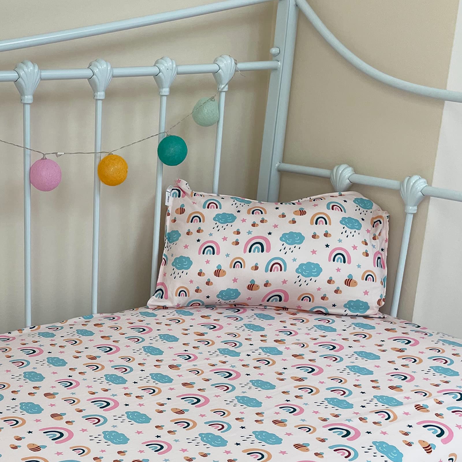 ALVABABY pillowcase protects against dust and drool for cleaner sleep space