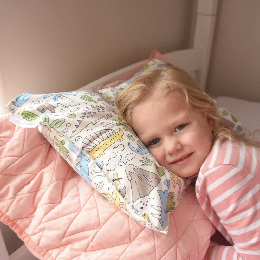 ALVABABY envelope closure protects pillow from dust and drool.