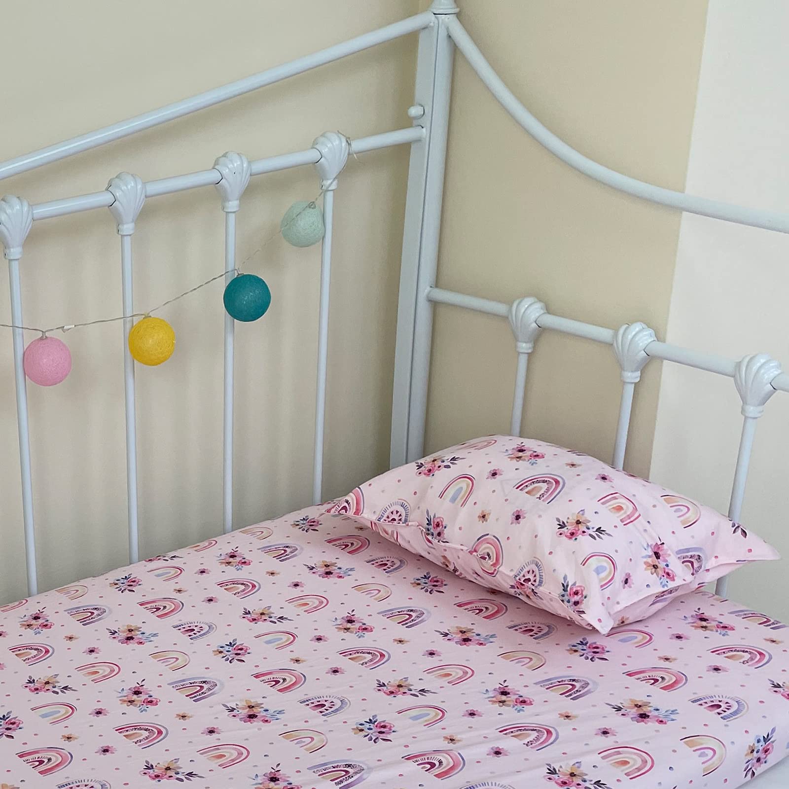 ALVABABY machine-washable pillowcase stays soft after washes