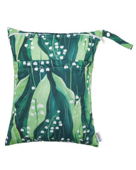 ALVABABY travel bag is lightweight and perfect for on-the-go families, fitting swimwear and towels.