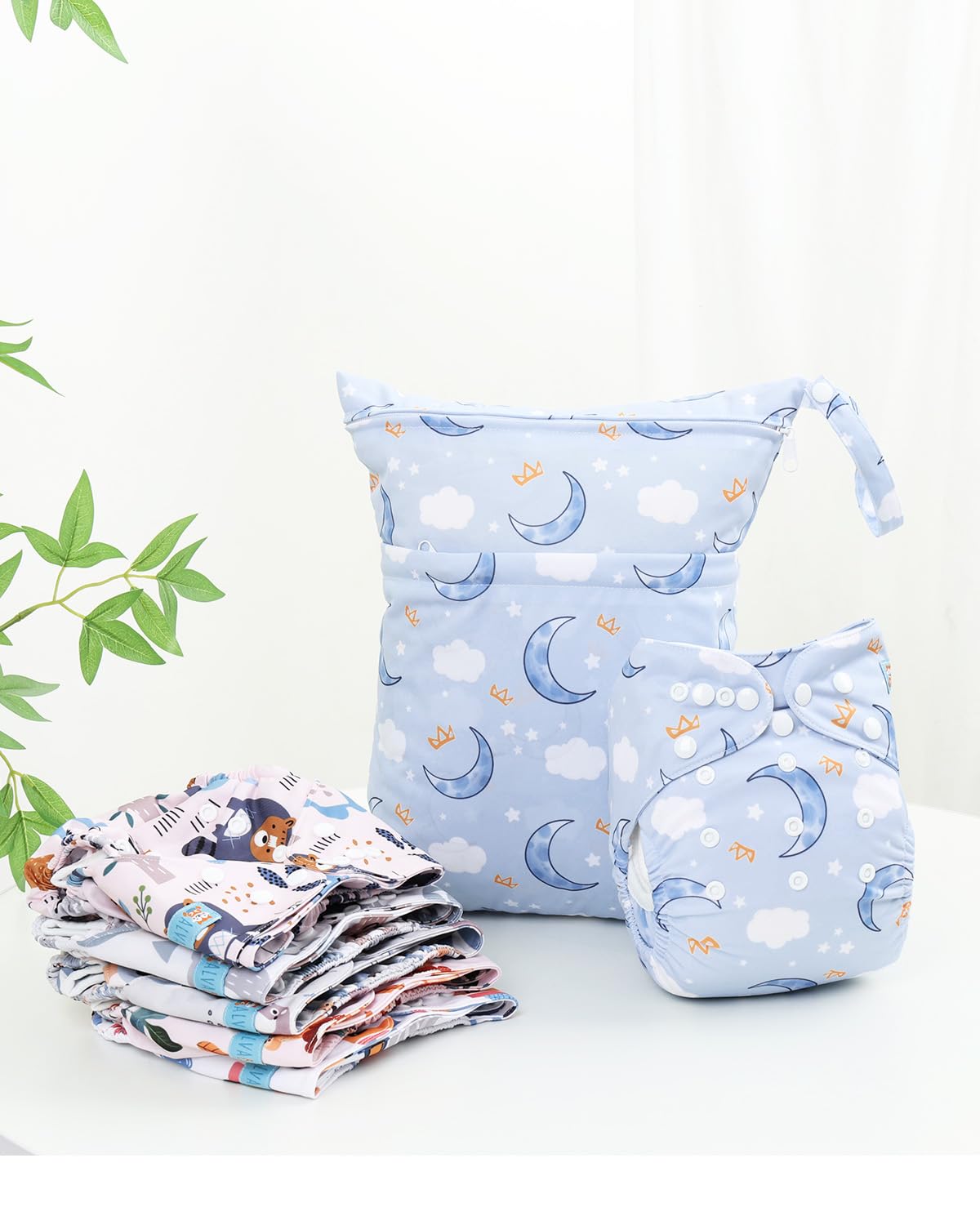 ALVABABY waterproof TPU layer keeps baby dry inside and on outings.