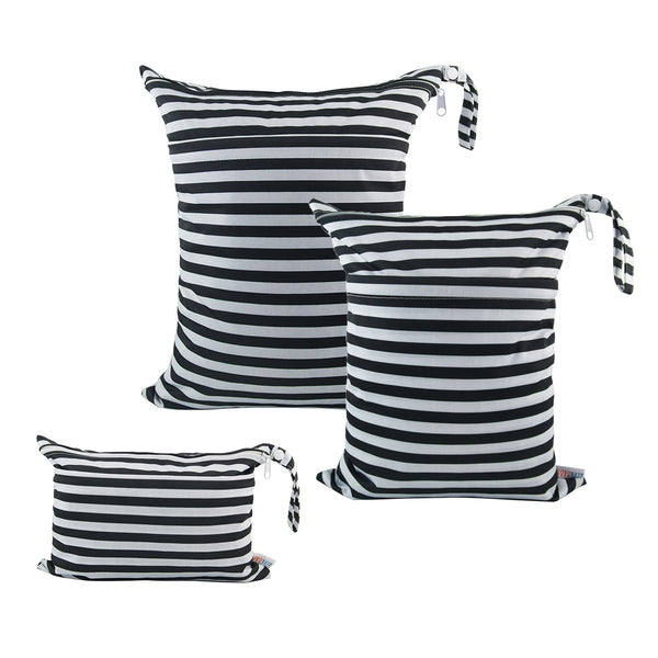 ALVABABY large wet/dry bag with spacious interior for diapers and garments.