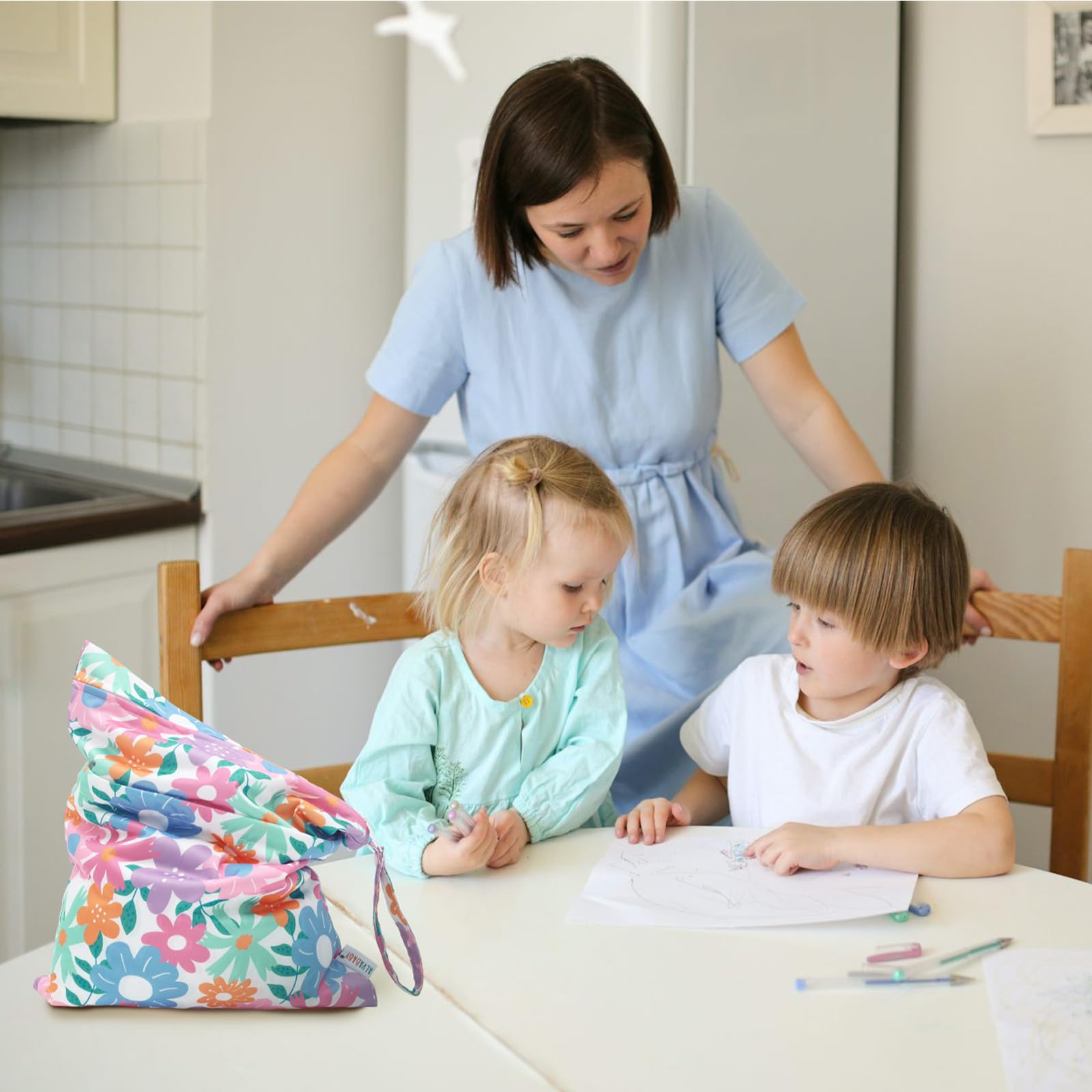 ALVABABY bag is lightweight under 50 g for easy carrying.