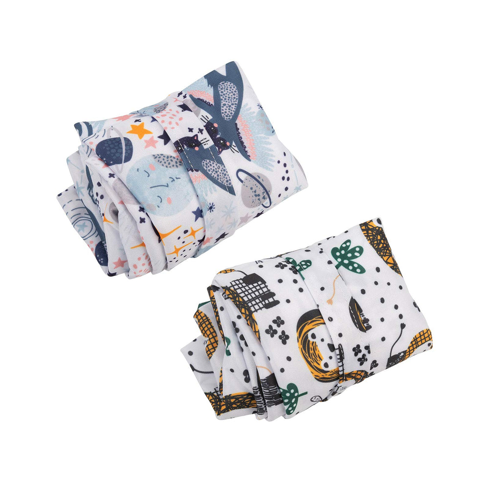 ALVABABY two-zipper compartments keep wet and dry items separate.