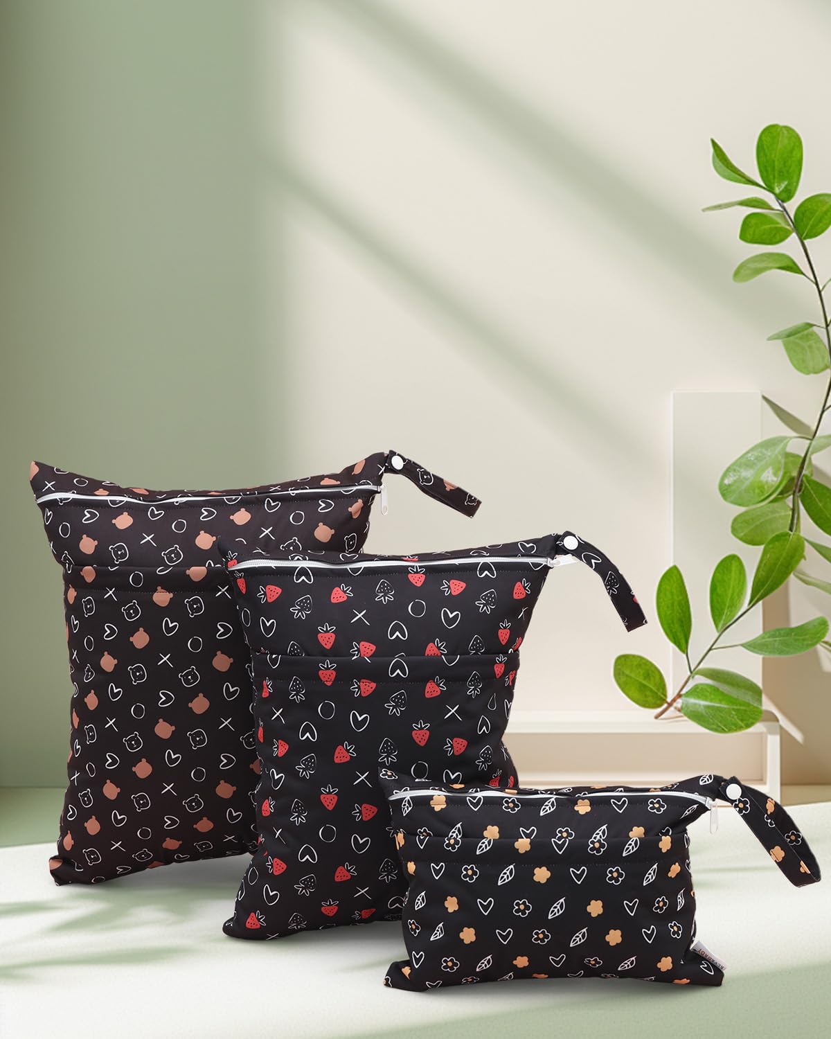 ALVABABY bag with handle is easy to carry on strollers or bags.