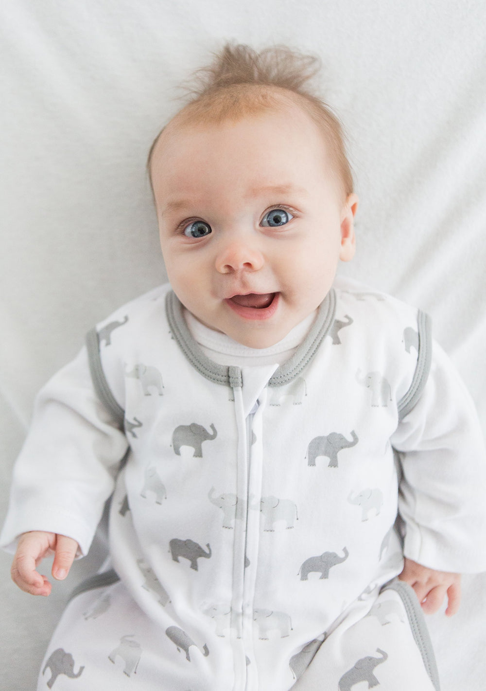 Amazing Baby wearable blanket with 2-way zipper for easy top and bottom diaper changes