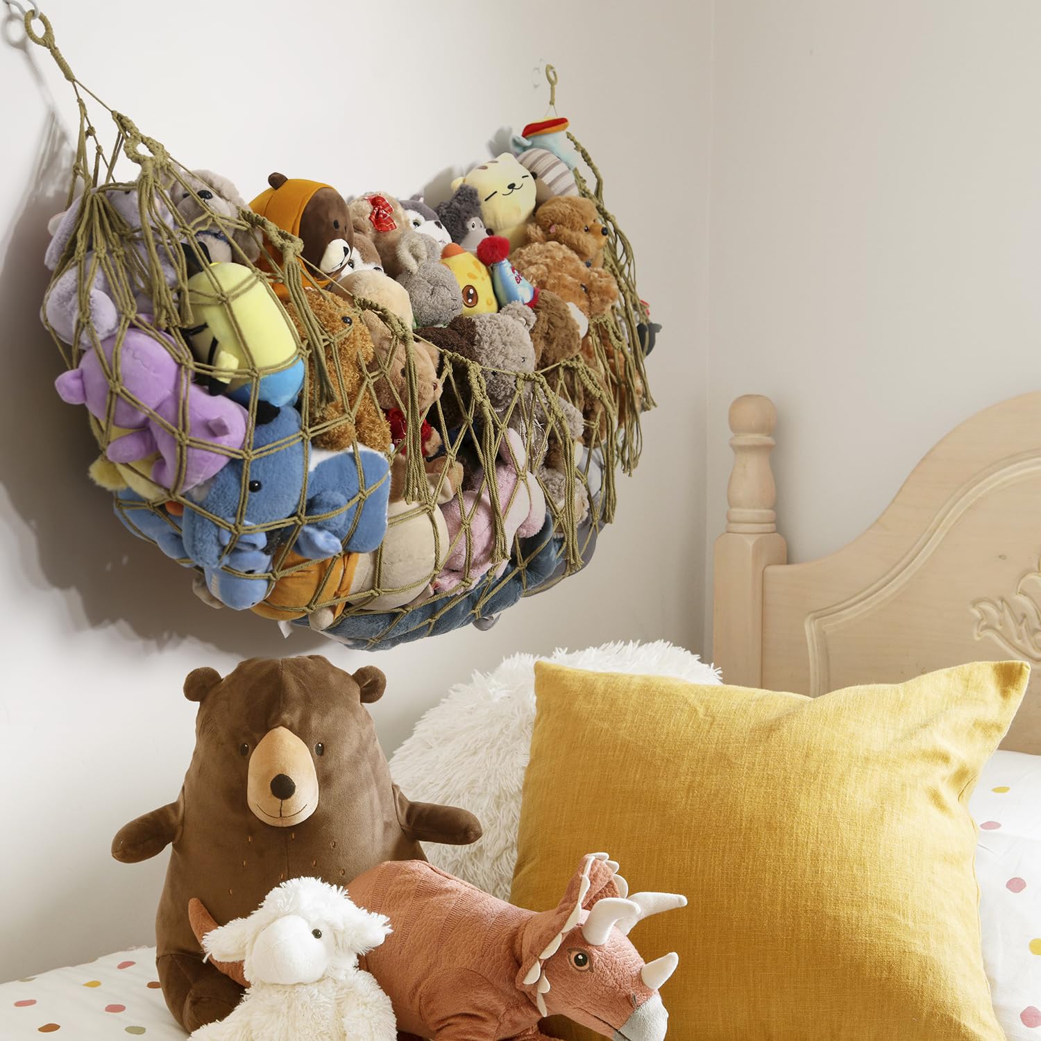 Amdermi large-capacity toy hammock holds many plush toys while freeing floor space
