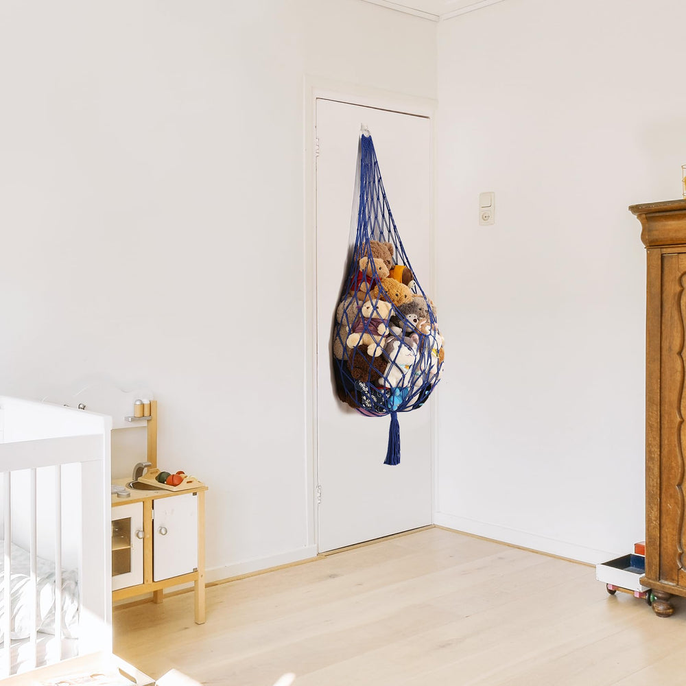Amdermi hammock with colorful clips for photos and small plush display