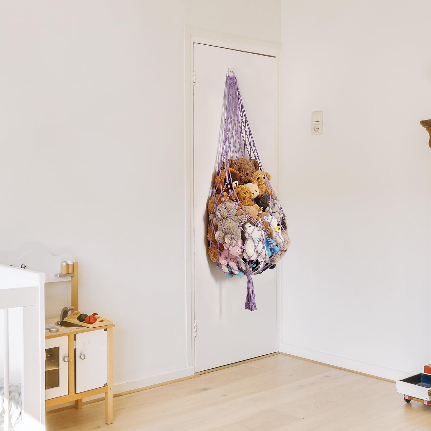 Amdermi large-capacity storage holds plush toys, pillows, towels, and more.