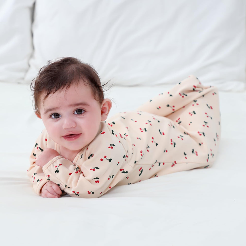 Amrcbb soft cotton knit fabric delivers breathable warmth and comfort.