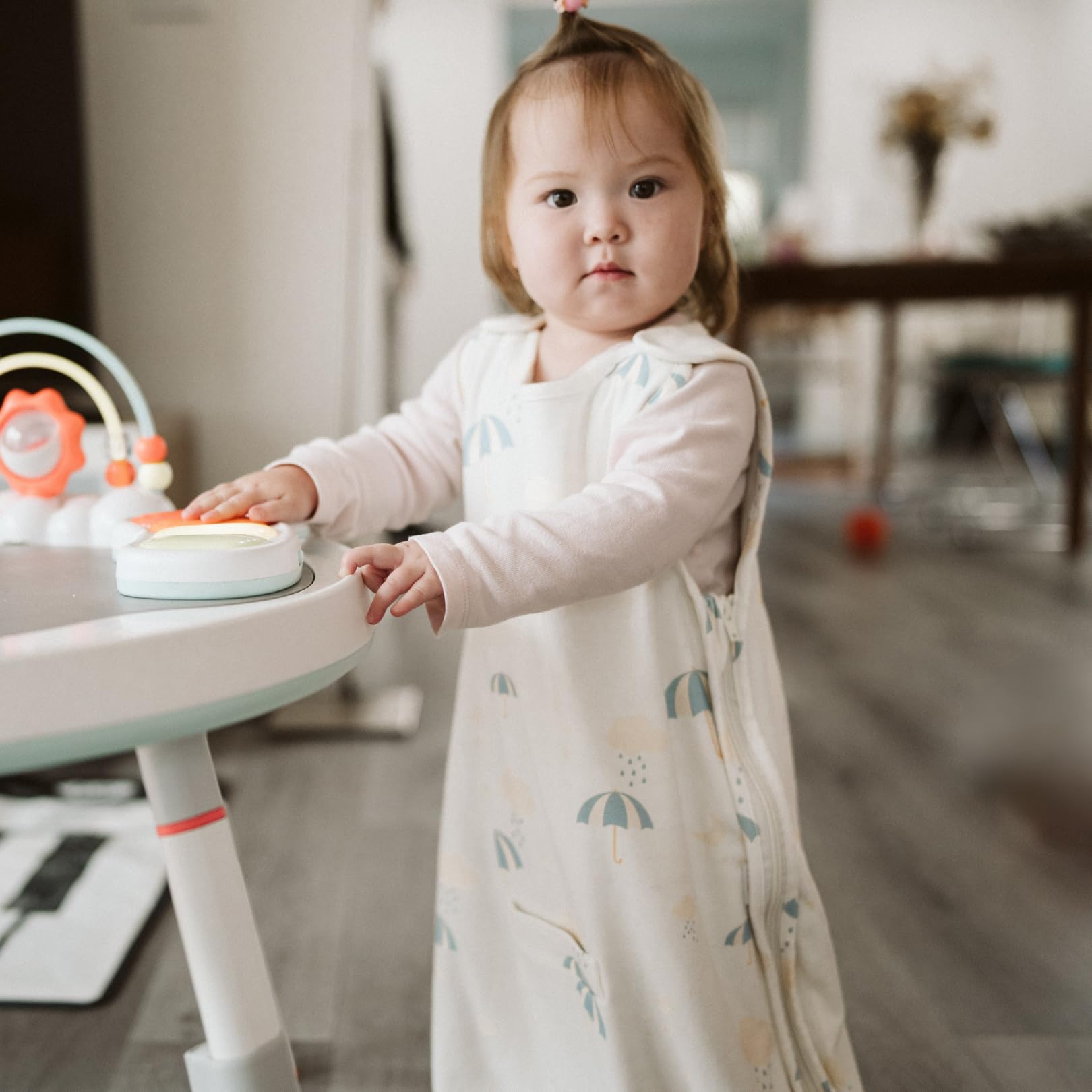 AnZai growth-friendly design fits ages 2-24 months.