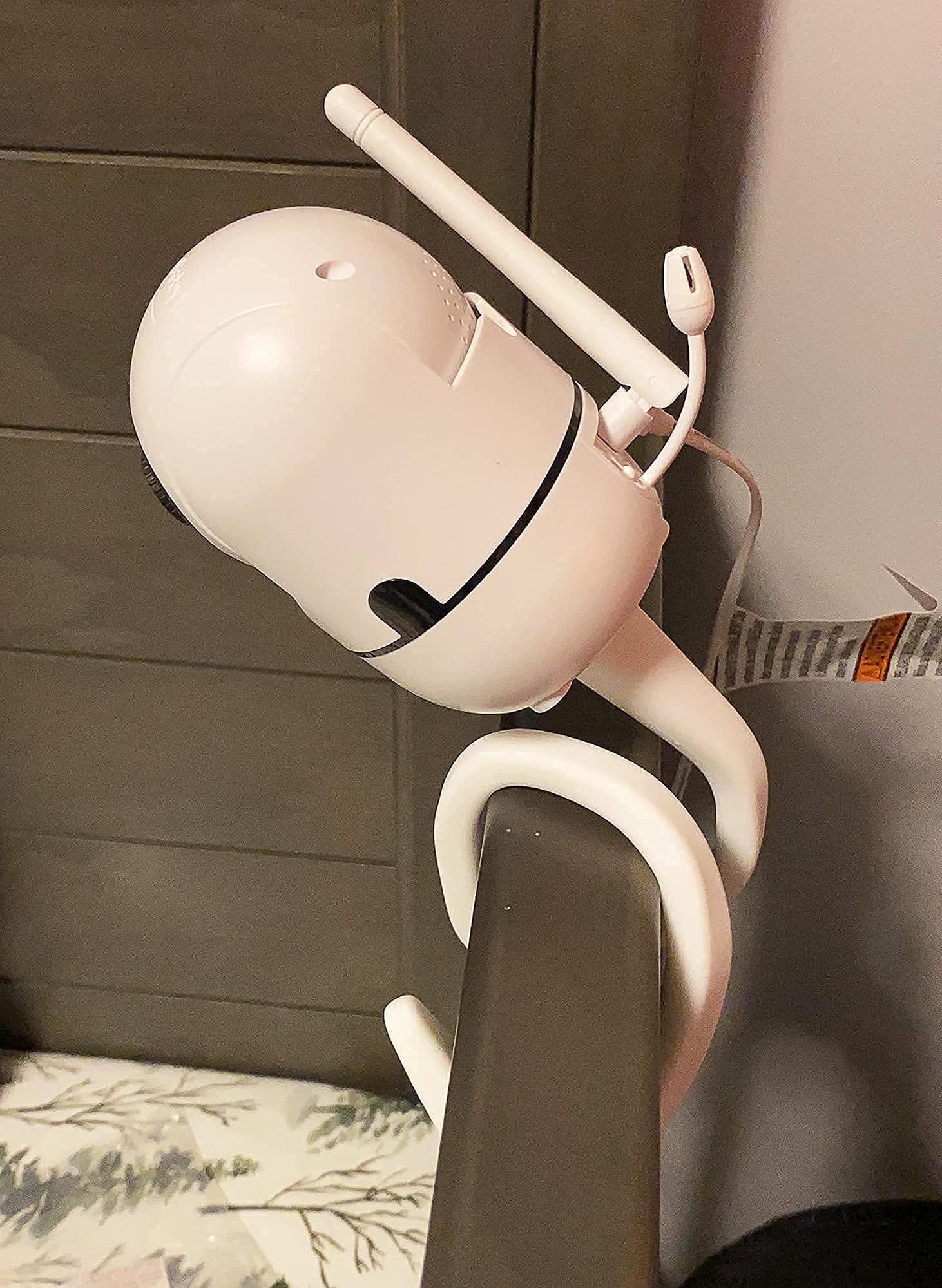 Aobelieve twist mount on a bracket keeps the HelloBaby monitor steady