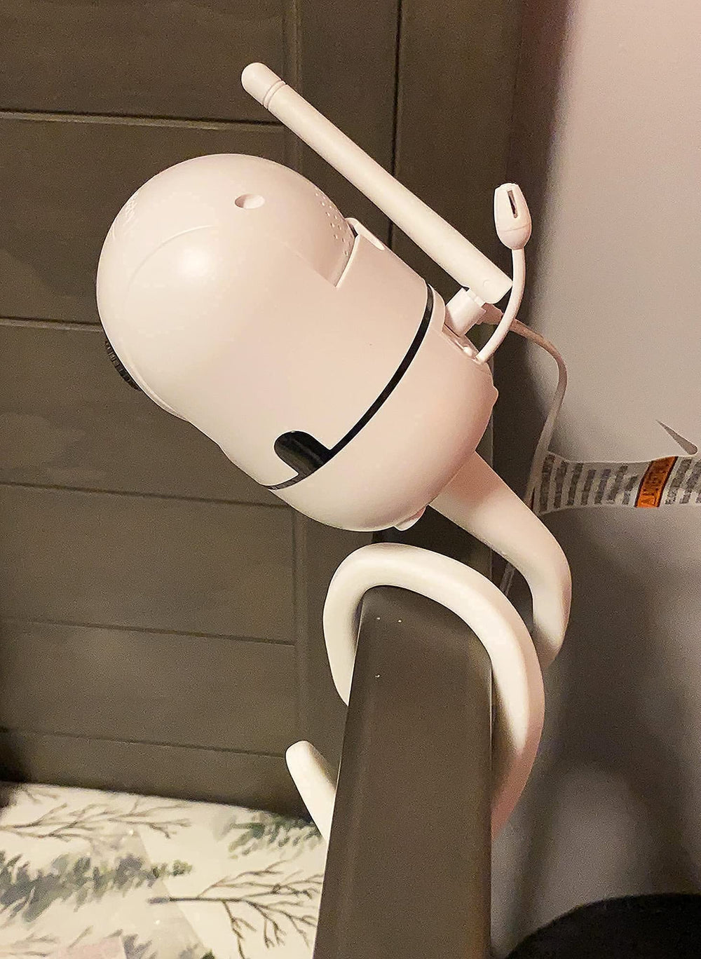 Aobelieve twist mount on a bracket keeps the HelloBaby monitor steady