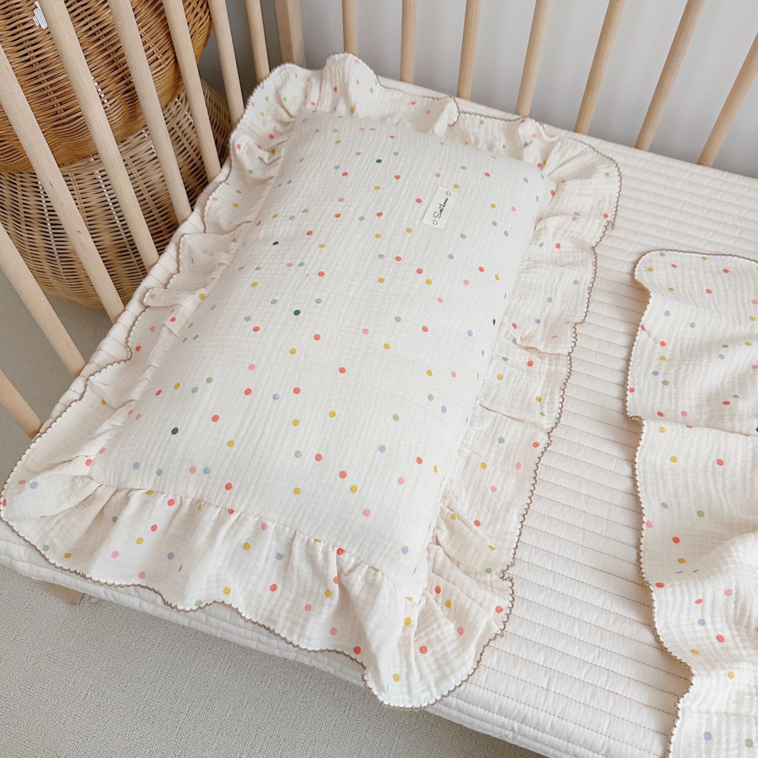 AOJIM machine washable pillowcase offers easy care and lasting use.