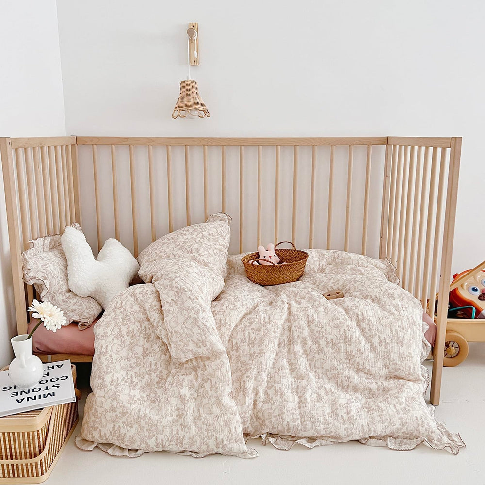 AOJIM easy-care label photo, showing machine-washable design for busy parents.