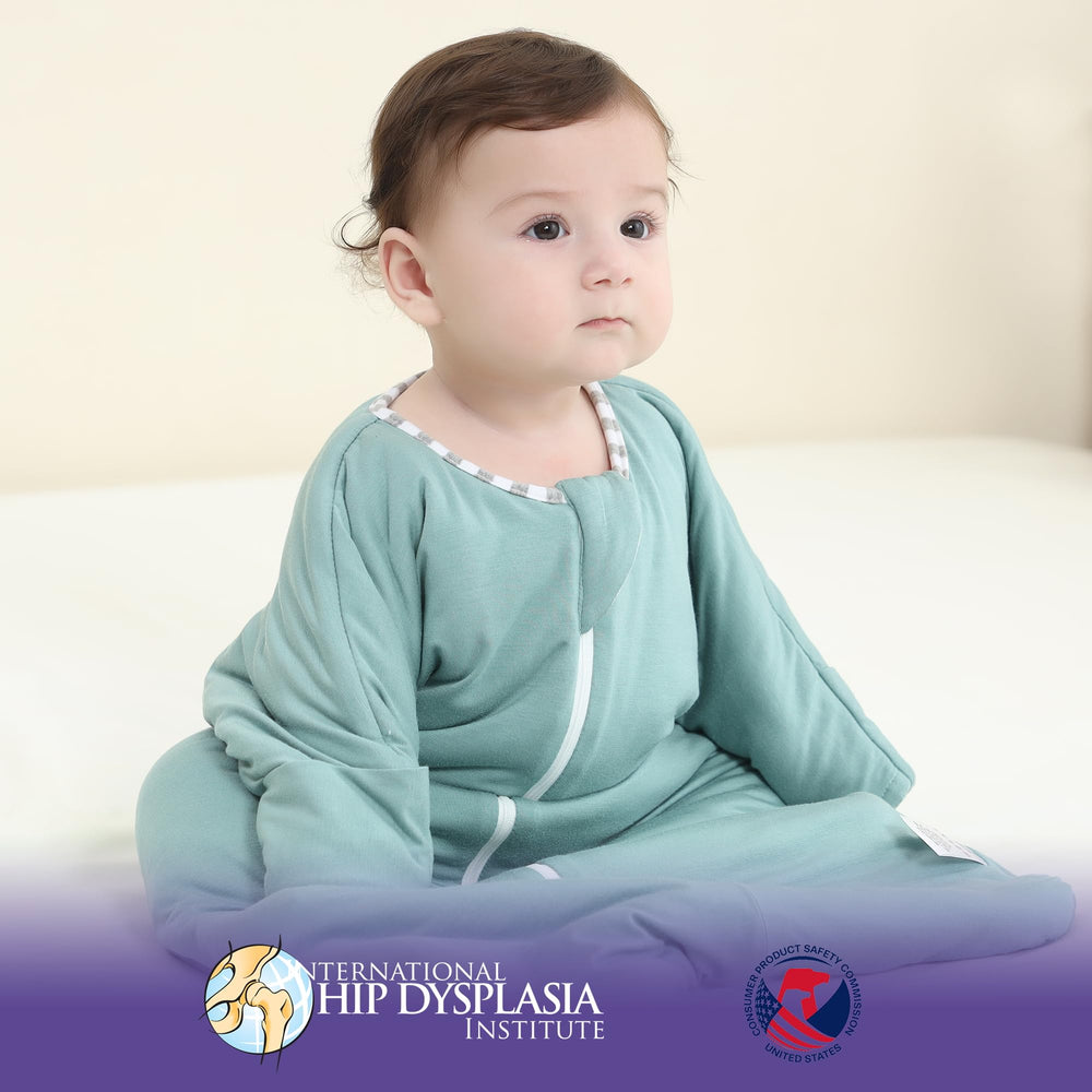 Aomloge PuppyPaws two-way zipper for easy diaper changes without waking baby.