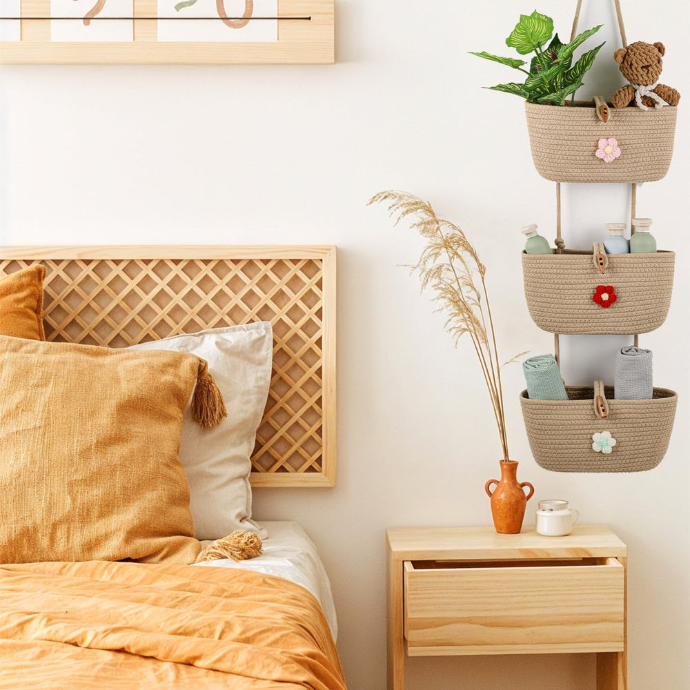 Apausvcm hook and strap design enables flexible wall or door hanging.